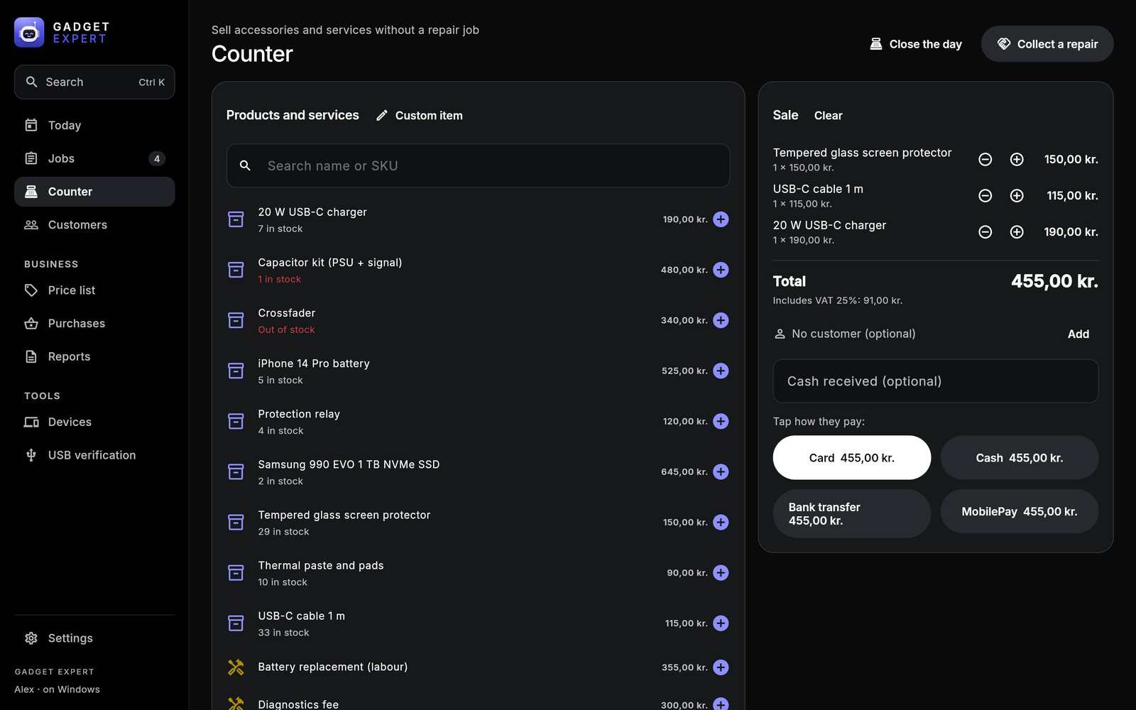 The counter with parts in the basket and a payment button per method
